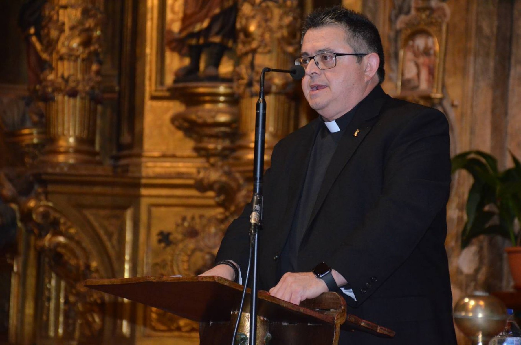 Valeriano Antoñanzas, en la iglesia de Santiago. / I. Á.