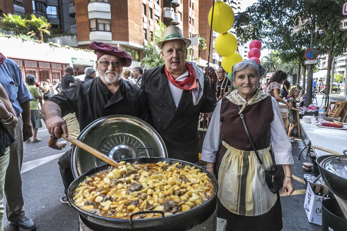 Experiencia, paciencia, patatas y carne. / JUSTO RODRÍGUEZ