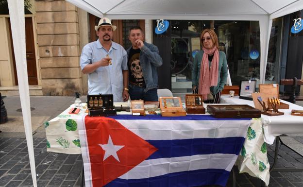 Puesto del torcedor de puros cubanos. / S. S. J.