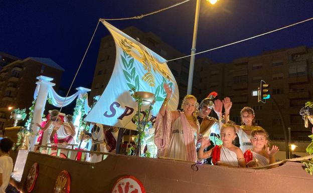 Carroza ganadora de la Asociación de Belenistas. /JUSTO RODRÍGUEZ