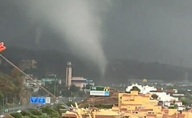 Un tornado provoca diversos daños en Marbella