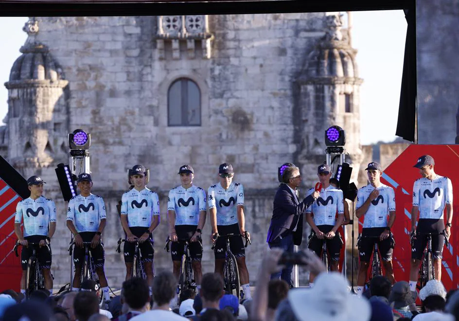 Los corredores del equipo Movistar, durante la presentación de la Vuelta el pasado 16 de agosto en Lisboa.